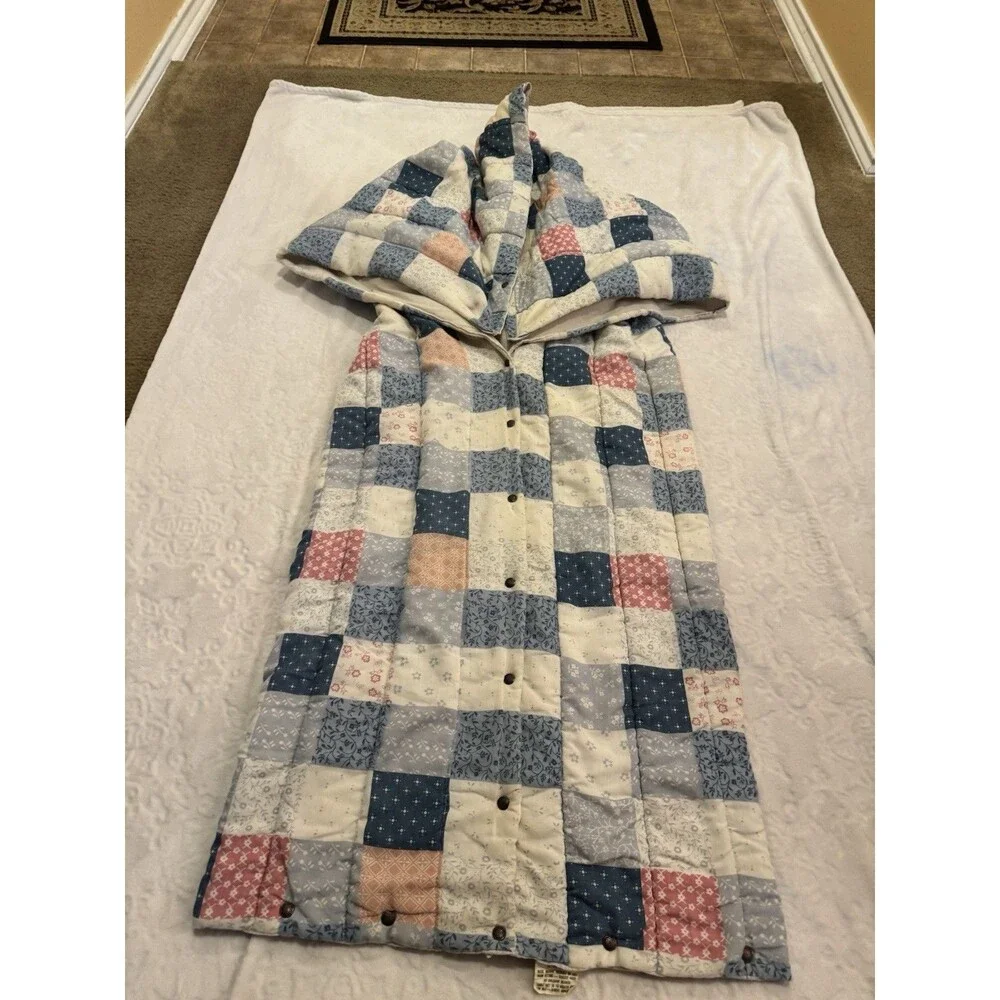 Snap on  Unbranded Patchwork Quilt / Jacket Size 52”X 70”